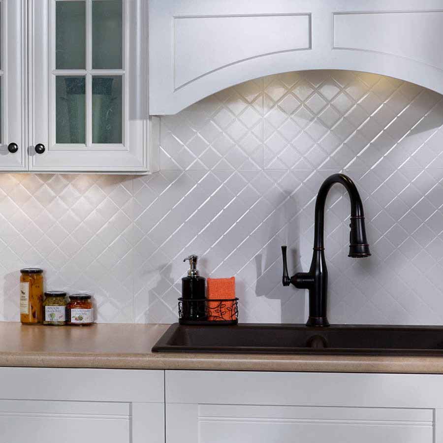 Fasade Backsplash - Quilted in Gloss White